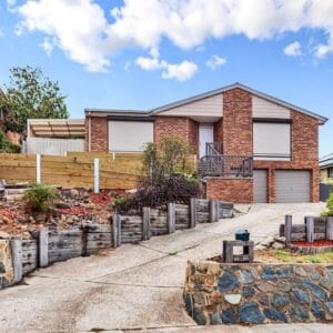 4 Carr Crescent, Wanniassa, ACT 2903 AUS