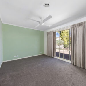 73 Hugh McKay Crescent, Dunlop, ACT 2615 AUS