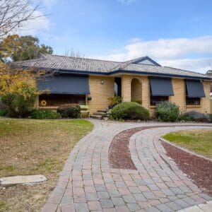 1 Harwood Court, Wanniassa, ACT 2903 AUS