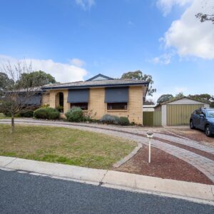 1 Harwood Court, Wanniassa, ACT 2903 AUS