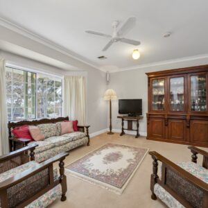 2 Mina Wylie Crescent, Gordon, ACT 2906 AUS