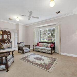 2 Mina Wylie Crescent, Gordon, ACT 2906 AUS