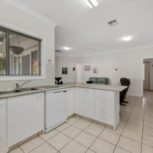 2 Mina Wylie Crescent, Gordon, ACT 2906 AUS