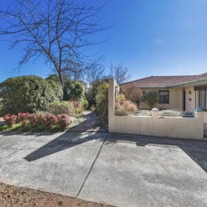 33 Fincham Crescent, Wanniassa, ACT 2903 AUS