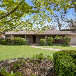 9 Main Close, Chisholm, ACT 2905 AUS