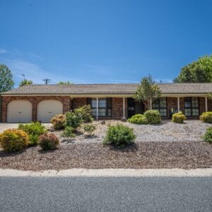 2 Bow Place, Fadden, ACT 2904 AUS