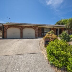 2 Bow Place, Fadden, ACT 2904 AUS