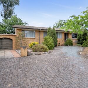 11 Dinnison Circuit, Kambah, ACT 2902 AUS