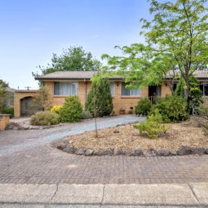 11 Dinnison Circuit, Kambah, ACT 2902 AUS