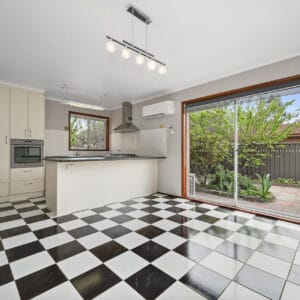 11/37 Derrington Crescent, Bonython, ACT 2905 AUS