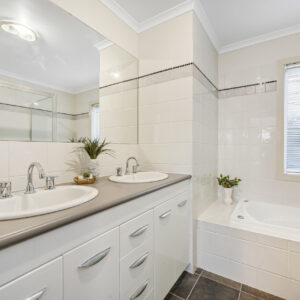 10 Slavin Place, Gordon, ACT 2906 AUS