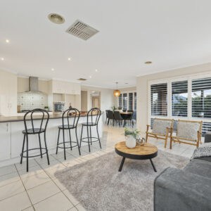 10 Slavin Place, Gordon, ACT 2906 AUS