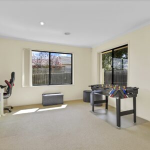 8 McGilvray Close, Gordon, ACT 2906 AUS
