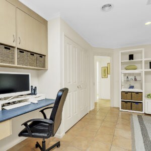 8 McGilvray Close, Gordon, ACT 2906 AUS