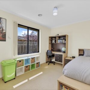 8 McGilvray Close, Gordon, ACT 2906 AUS