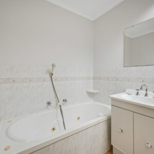 1/10 Bennetts Close, McKellar, ACT 2617 AUS