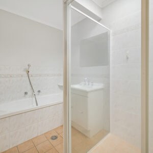 1/10 Bennetts Close, McKellar, ACT 2617 AUS