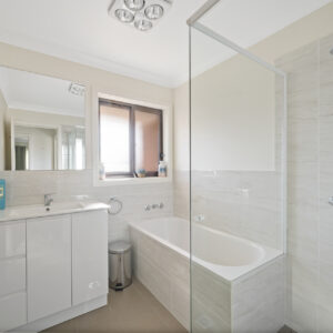 2/21 Broughton Place, Queanbeyan, NSW 2620 AUS