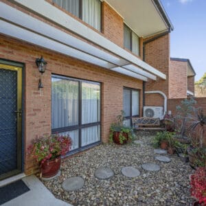 2/21 Broughton Place, Queanbeyan, NSW 2620 AUS